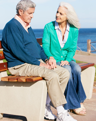 oldcoupleonbench